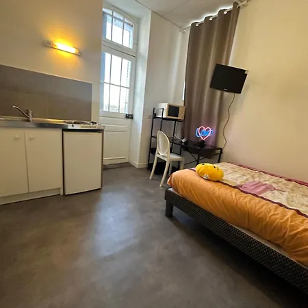 Petit Gare Sncf 公寓