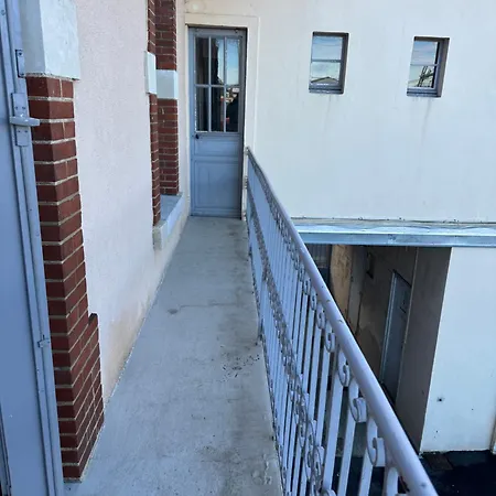 Petit Gare Sncf 公寓 塔布